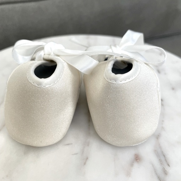 Janie & Jack Baby ribbon shoes - Picture 3 of 6